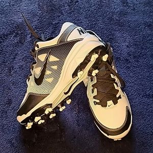 Nike Women's Hyperdiamond Softball Cleats Size: 8.5